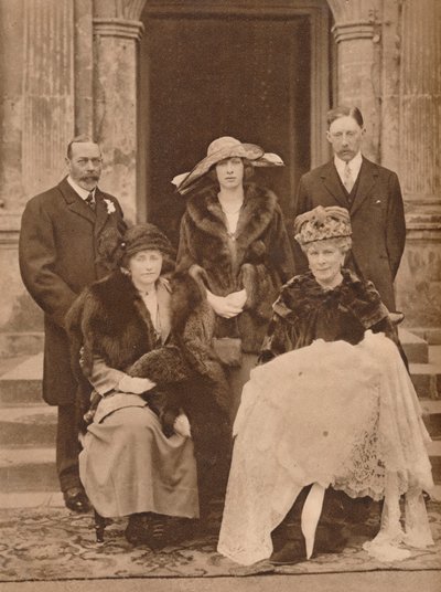 Dåp av det første barnet til Mary, Princess Royal, Goldsborough, Yorkshire, 1923 1935 av Unbekannt
