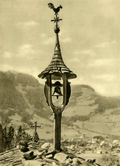 Kirkeklokke og værhane, Kitzbühel, Tyrol, Østerrike, c1935. av Unbekannt