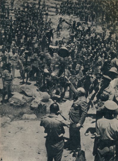 Churchill med britiske tropper i Nord-Afrika, juni 1943, 1945. av Unbekannt