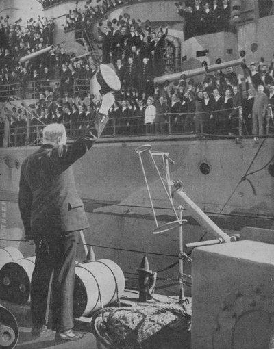 Churchill svarer på jubelen fra mannskapet på HMS Prince of Wales, 1941 av Unbekannt