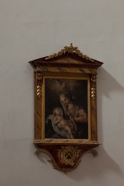 Kollegial kirke. Interiør. Maleri. Madonna med barn. Italia (?). Olje på lerret. av Unbekannt