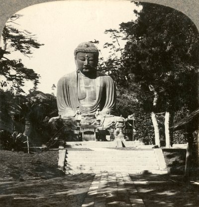 Kolossal statue av Buddha, æret av japanerne, i et sylvisk tempel, Kamakura, Japan, ca 1900. av Unbekannt