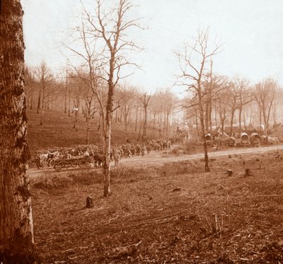 Søyle av tropper, Genicourt, Nord-Frankrike, c1914-c1918 av Unbekannt