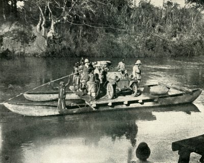 Formidler motortransport over Mbaka-elven, Tysk Øst-Afrika, 1919. av Unbekannt