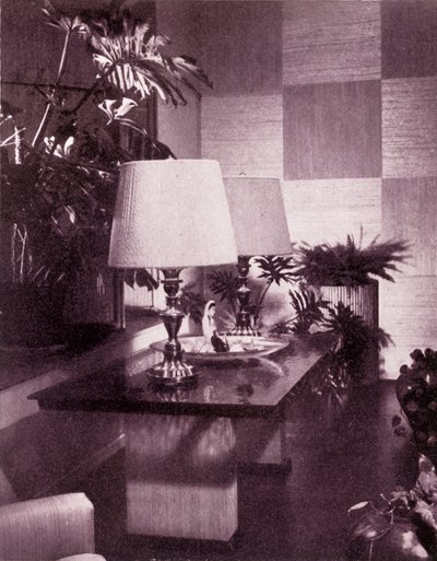 Hjørne av en stor stue, designet av Paul T. Frankl, 1949. av Unbekannt