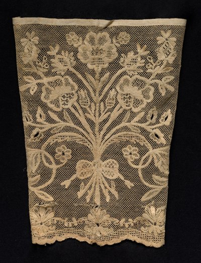 Mansjett med blomsterranker, 1800-tallet. av Unbekannt