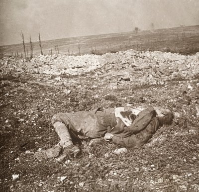Død tysk soldat, Verdun, Nord-Frankrike, c1914-c1918. av Unbekannt