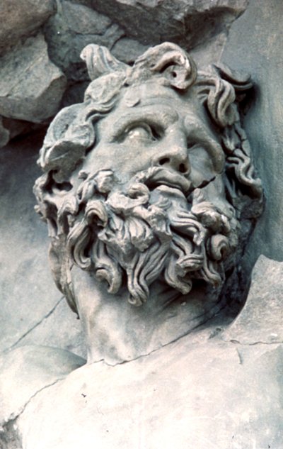 Detalj fra den store frisen til Pergamonalteret, 180-159 f.Kr av Unbekannt