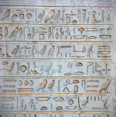 Detalj av egyptiske hieroglyfer fra en gravstela av Unbekannt