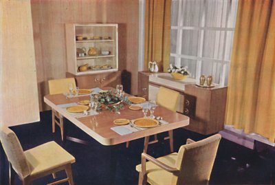 Spisestuegruppe i fuglelønn, 1942. av Unbekannt