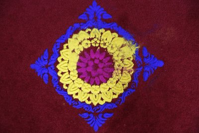 Diwali rangoli i Shirdi Sai Baba-tempelet, Leicester. Storbritannia av Unbekannt