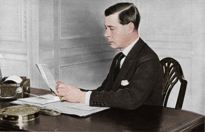 Edward VIII arbeider på kontoret sitt i St. James