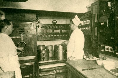 Elektrisk utstyrt togkjøkken, London og North Eastern Railway, 1930. av Unbekannt