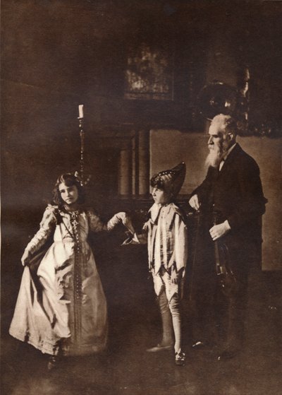 Elizabeth Angela Marguerite Bowes-Lyon, i en dansetime med broren, 1909 av Unbekannt