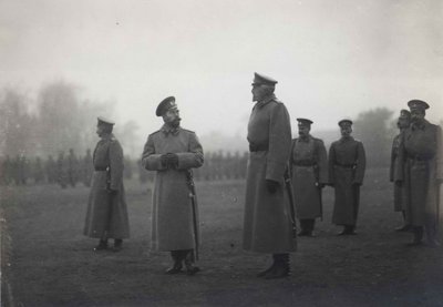 Keiser Nicholas II og storhertug Nikolai Nikolaevich ved Baranovichi, september 1914, 1914 av Unbekannt