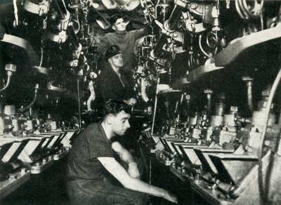 Maskinrom til en britisk ubåt, andre verdenskrig, 1945. av Unbekannt