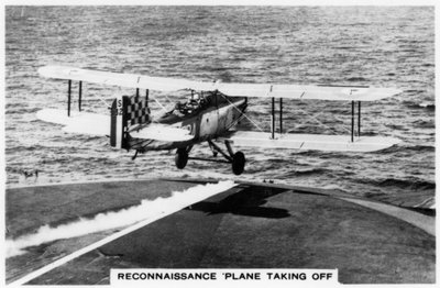 Fairey III F rekognoseringsfly tatt av fra hangarskipet HMS Courageous, 1937 av Unbekannt