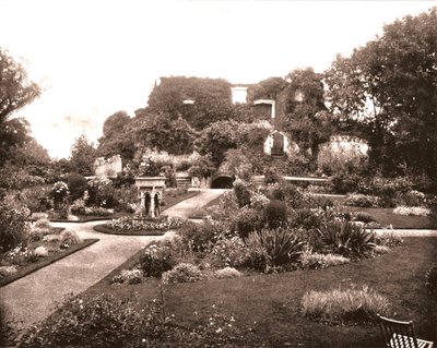 Farnham Castle, nær Aldershot, Surrey, 1894. av Unbekannt