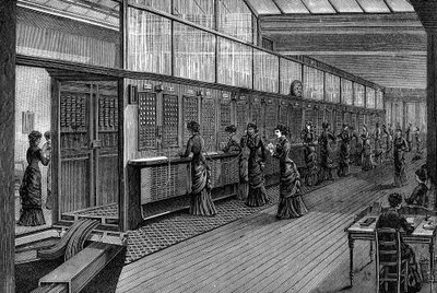 Kvinnelige telefonister ved den sentrale telefonsentralen, Paris, 1890 av Unbekannt