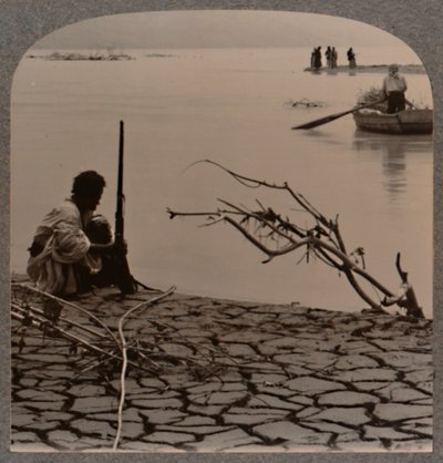 Fiskere ved Dødehavet: viser sprekker på land, c1900 av Unbekannt