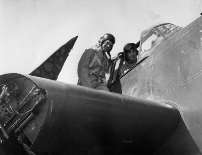 Fransk luftfartspersonell blir trent ved marineflystasjonen, Quonset, Rhode Island, USA, 1951 av Unbekannt
