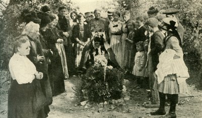 Franske sivile ved graven til en soldat, 1914, c1920. av Unbekannt