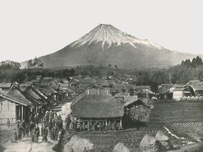 Fujiyama, The Sacred Mountain, fra Jedzumi Village, Japan, 1895. av Unbekannt