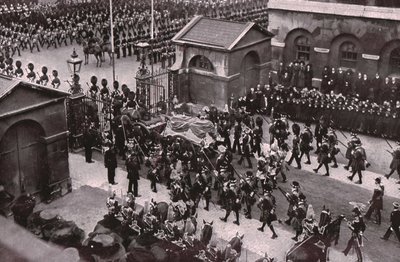 Begravelsesprosesjon av kong Edward VII, Whitehall, London, 20. mai 1910. av Unbekannt
