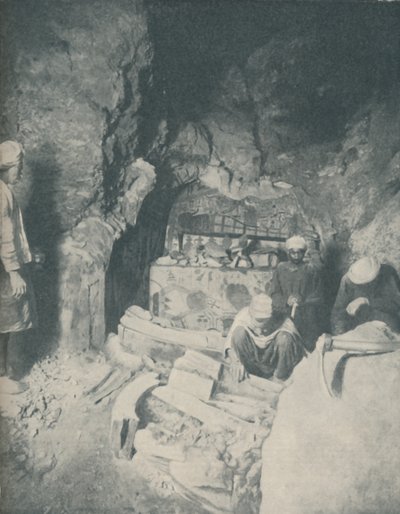 Begravelseskammer der egyptiske mumier ventet på oppstandelse, c1935 av Unbekannt
