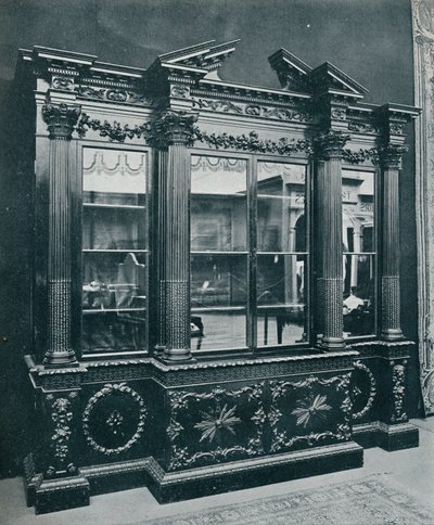Georgian Cabinet, gjengitt med tillatelse fra HRH The Princess of Wales, 1908. av Unbekannt