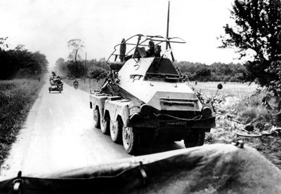 Tysk panservogn under fremrykningen mot Paris, mai-juni 1940 av Unbekannt