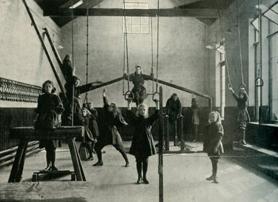Jentegymnaster ved Royal Institution for the Deaf and Dumb, Friar Gate, Derby, 1902. av Unbekannt