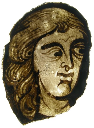Glassfragment, fransk, 1200-1300-tallet. av Unbekannt