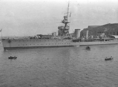 HMS Cardiff, britisk C-klasse lett cruiser, Malta, c1920-tallet av Unbekannt