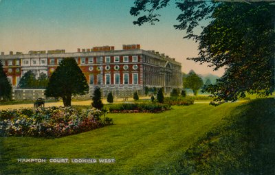 Hampton Court, Looking West, c1910 av Unbekannt