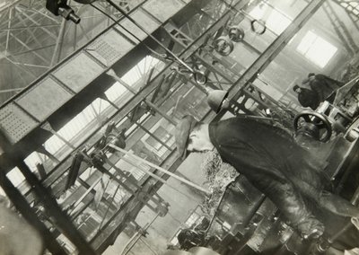 I en mekanisk ingeniørfabrikk, USSR, 1930-tallet av Unbekannt