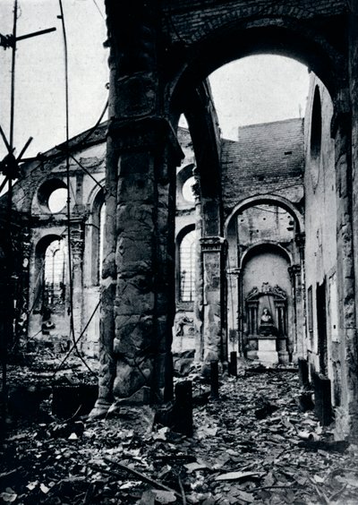 Interiør i kirken St. Mary Le Bow, Cheapside utbrent i et luftangrep, 1941 av Unbekannt