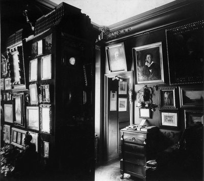 Interiør i museet til forfatteren og historikeren Alexander Onegin i Paris, 1920-tallet. av Unbekannt