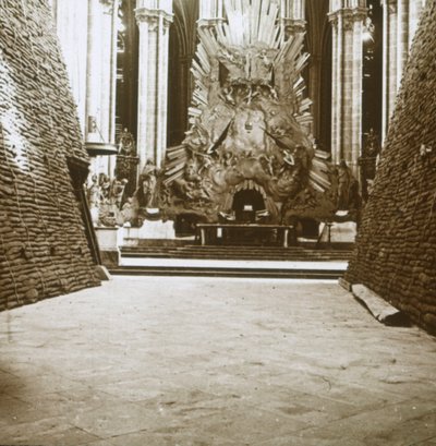 Interiør av katedralen, Amiens, Nord-Frankrike, c1914-c1918 av Unbekannt