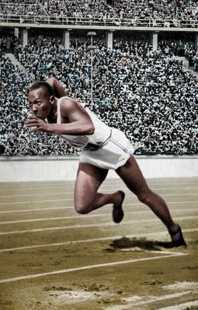 Jesse Owens ved starten av 200 meter ved de olympiske leker i Berlin, 1936 av Unbekannt
