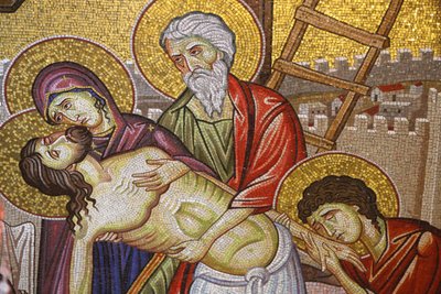 Jesus ned fra korset, Detalj av mosaikkkunst som skildrer begravelsen av Jesus Kristus, Den hellige gravs kirke, Jerusalem, Israel av Unbekannt