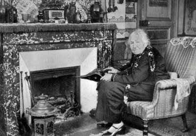 Juliette Adam , fransk forfatter og feminist, 1929 av Unbekannt