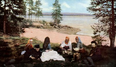 Karelere drikker te ved en elv, nær Archangel, Russland, ca 1930-tallet av Unbekannt