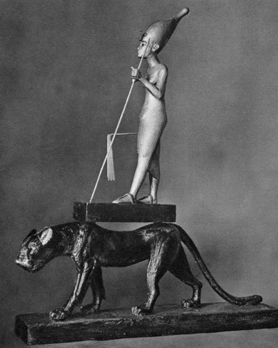 Kong Tutankhamen c1341 BC-c1323 BC på en svart leopard, 1936 av Unbekannt