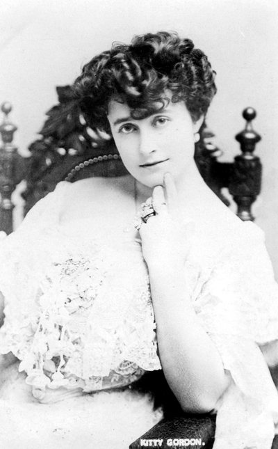 Kitty Gordon 1878-1974, engelsk skuespillerinne, tidlig på 1900-tallet av Unbekannt