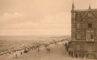 La Digue et la Plage, Promenade and the Beach, c1900. av Unbekannt