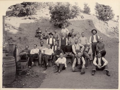 La Grange Mine Crew, California, 1900-tallet. av Unbekannt