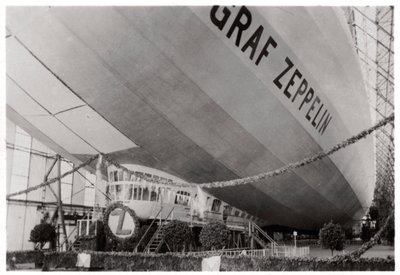 Lanseringsseremoni for Zeppelin LZ127 Graf Zeppelin, Friedrichshafen, Tyskland, 9. juli 1928 1933 av Unbekannt