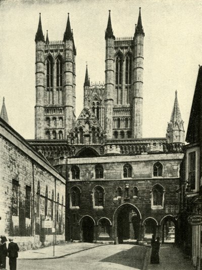 Lincoln Cathedral og The Exchequer Gate, c1948. av Unbekannt