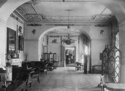 Stue i Maryino herregård, tidlig på 1920-tallet av Unbekannt